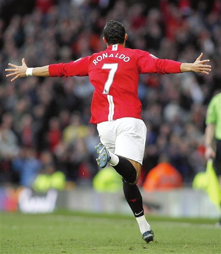 具侵略性的 具侵略性的