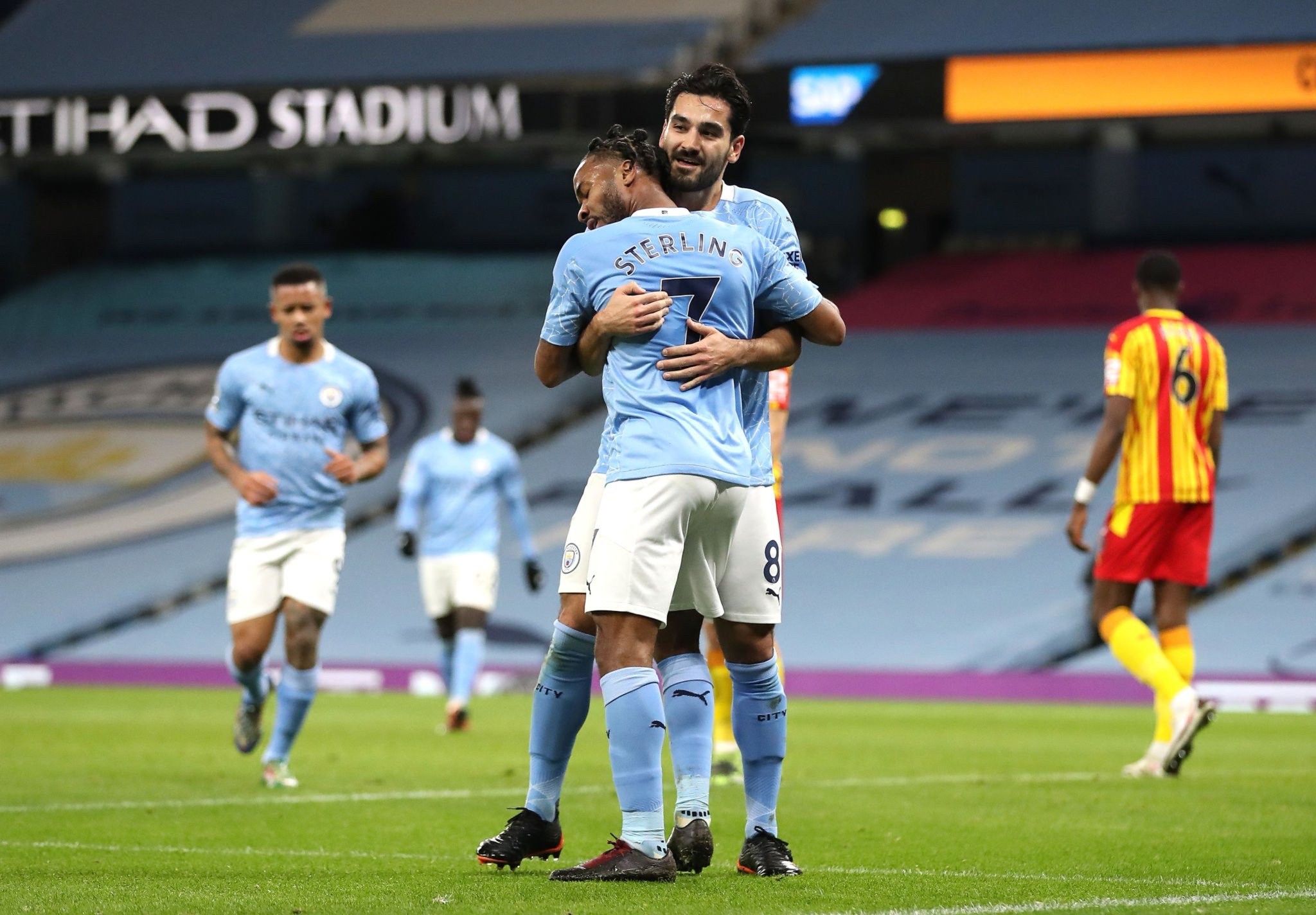 的球迷感到 的球迷感到