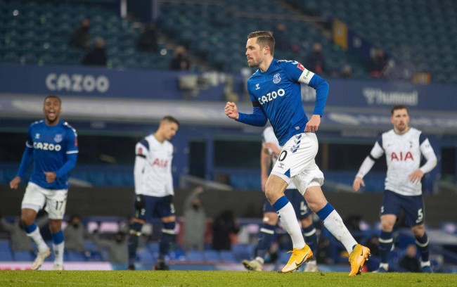 队中的防守 队中的防守